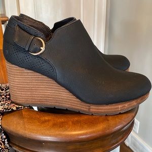 Dr Scholls wedge bootie